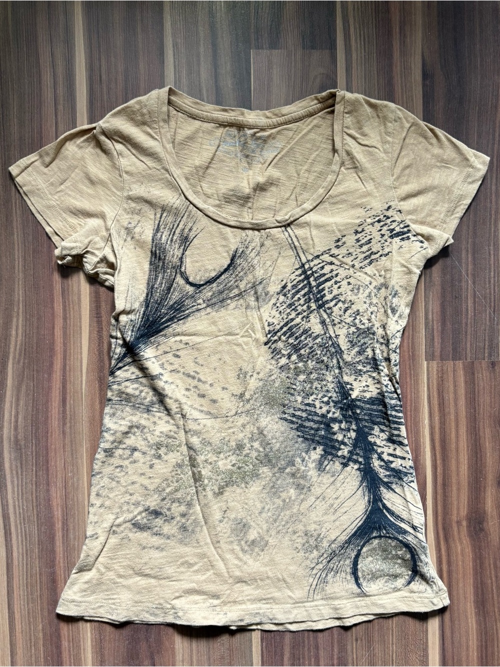 Women’s Golden Short-Sleeve Scoop Neck Tee with Black Feather Print